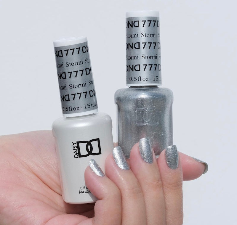 Gel y laca DND n.° 777 Stormi – 14 ml (0,5 fl oz) UV/LED Soak Off