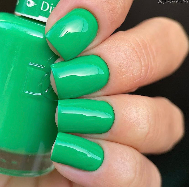 Gel y laca DND n.° 790 Verde Divino – 14 ml (0,5 fl oz) UV/LED Soak Off