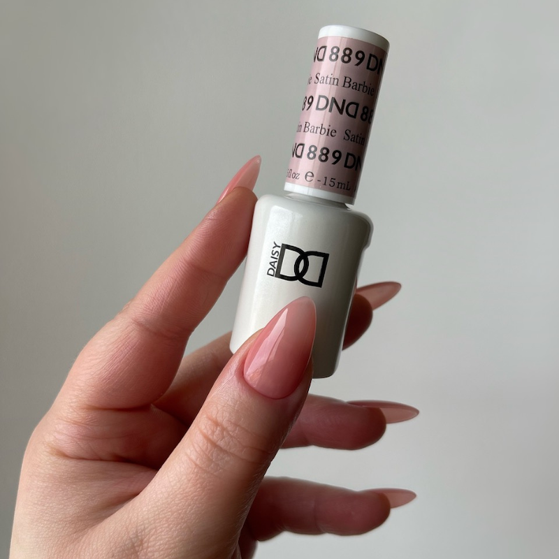 Gel y laca DND n.° 889 Satin Barbie – 14 ml (0,5 fl oz) UV/LED Soak Off
