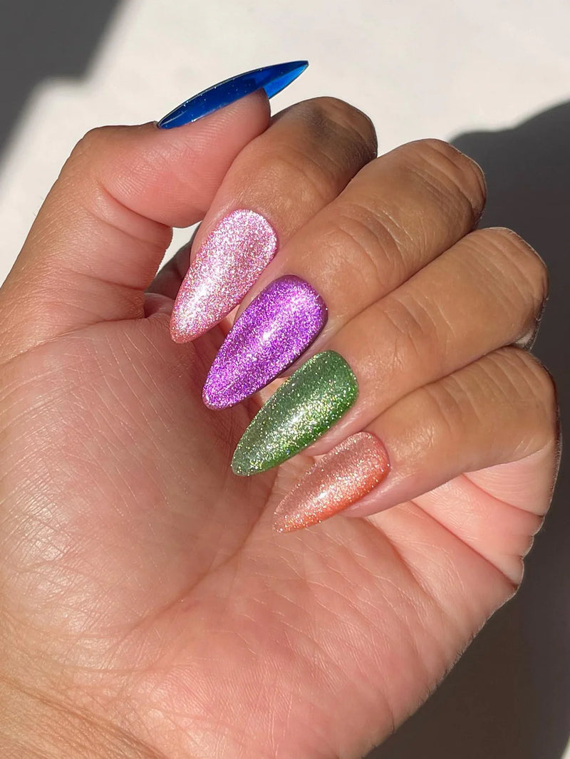 DND DC 9D Cat Eye Smoothie Velvet Fern #07 – 0.5 fl oz UV/LED Soak Off