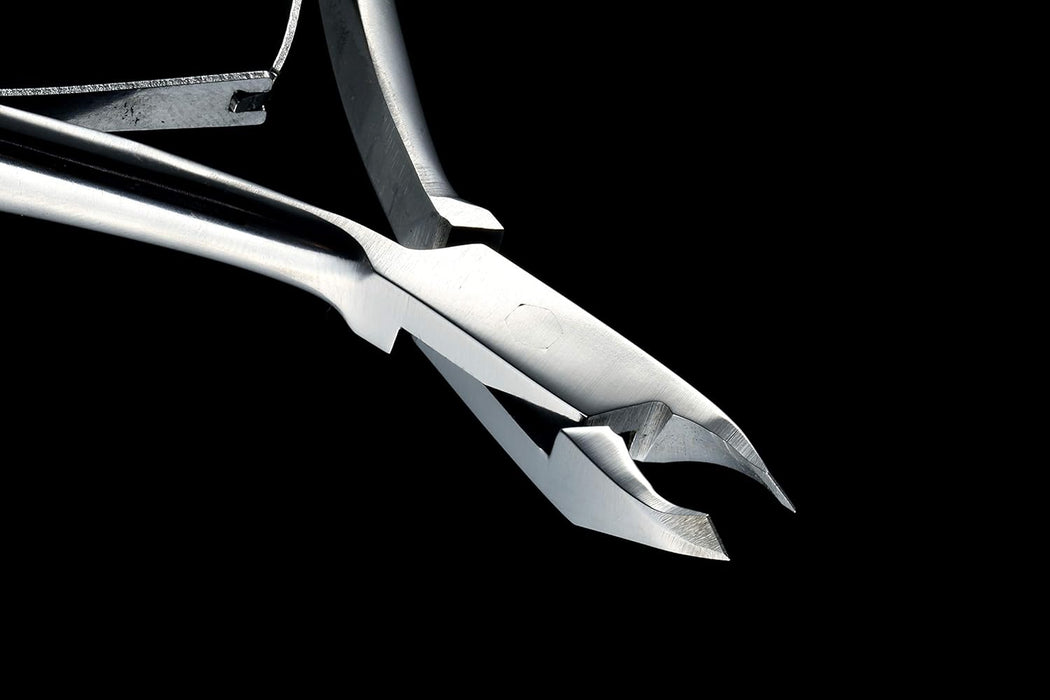 Seki Edge SS-306 1/4 Jaw Cuticle Nipper with Protective Cover